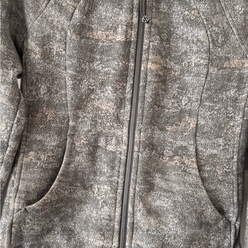 Gray Patterned Zip-Up Jacket - image 3